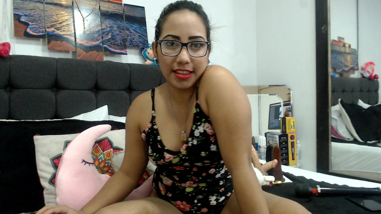 Model - SaimonScorpio dildo