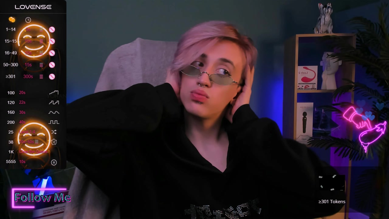 Model - Max bigballs