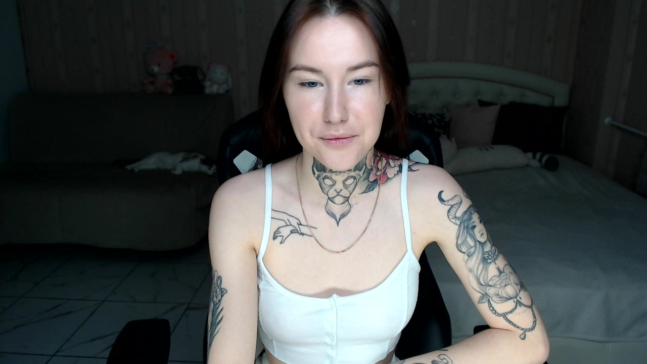 Model - Eva_Pink anal