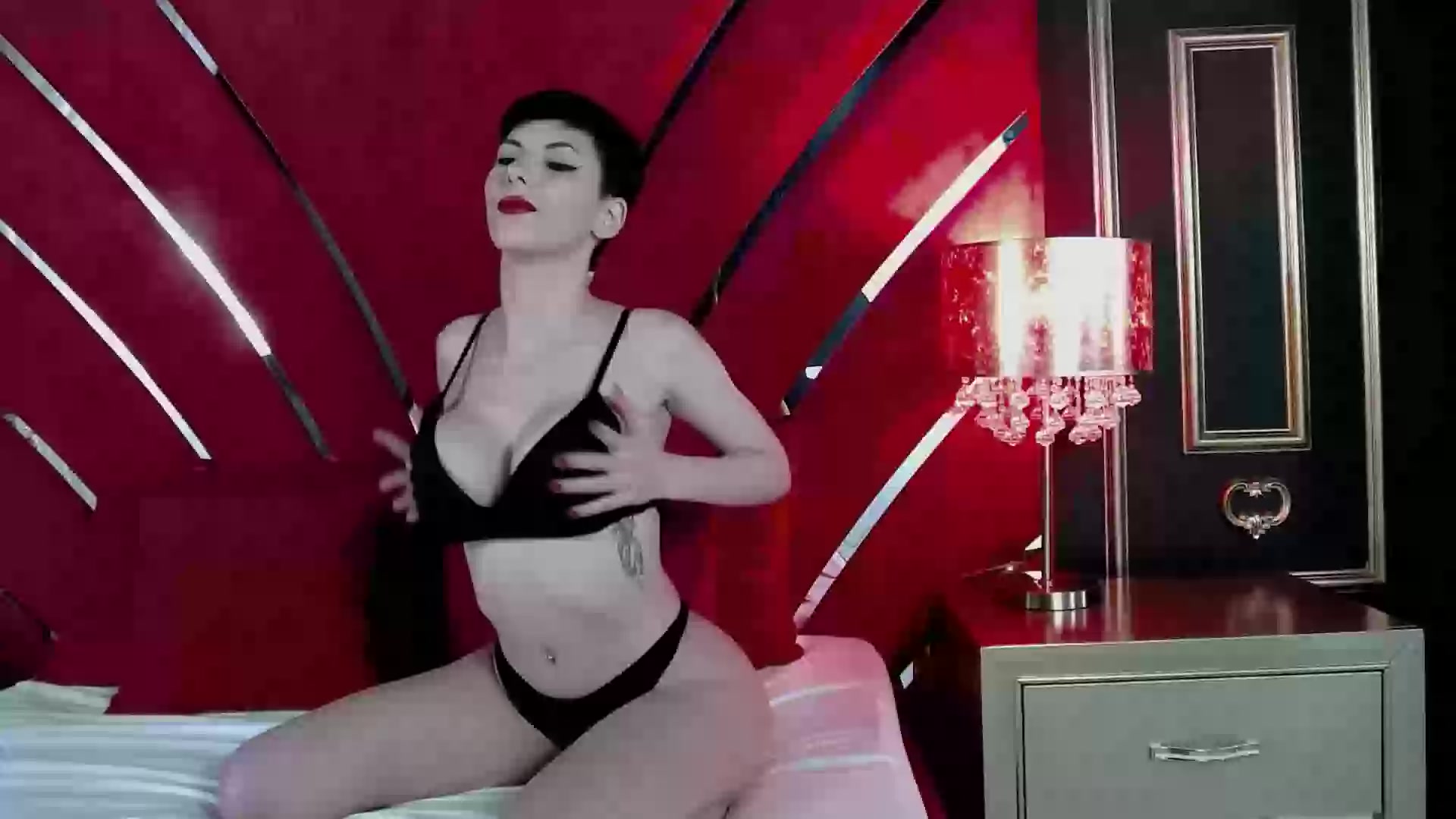 Model - RoxxyRouge ANAL