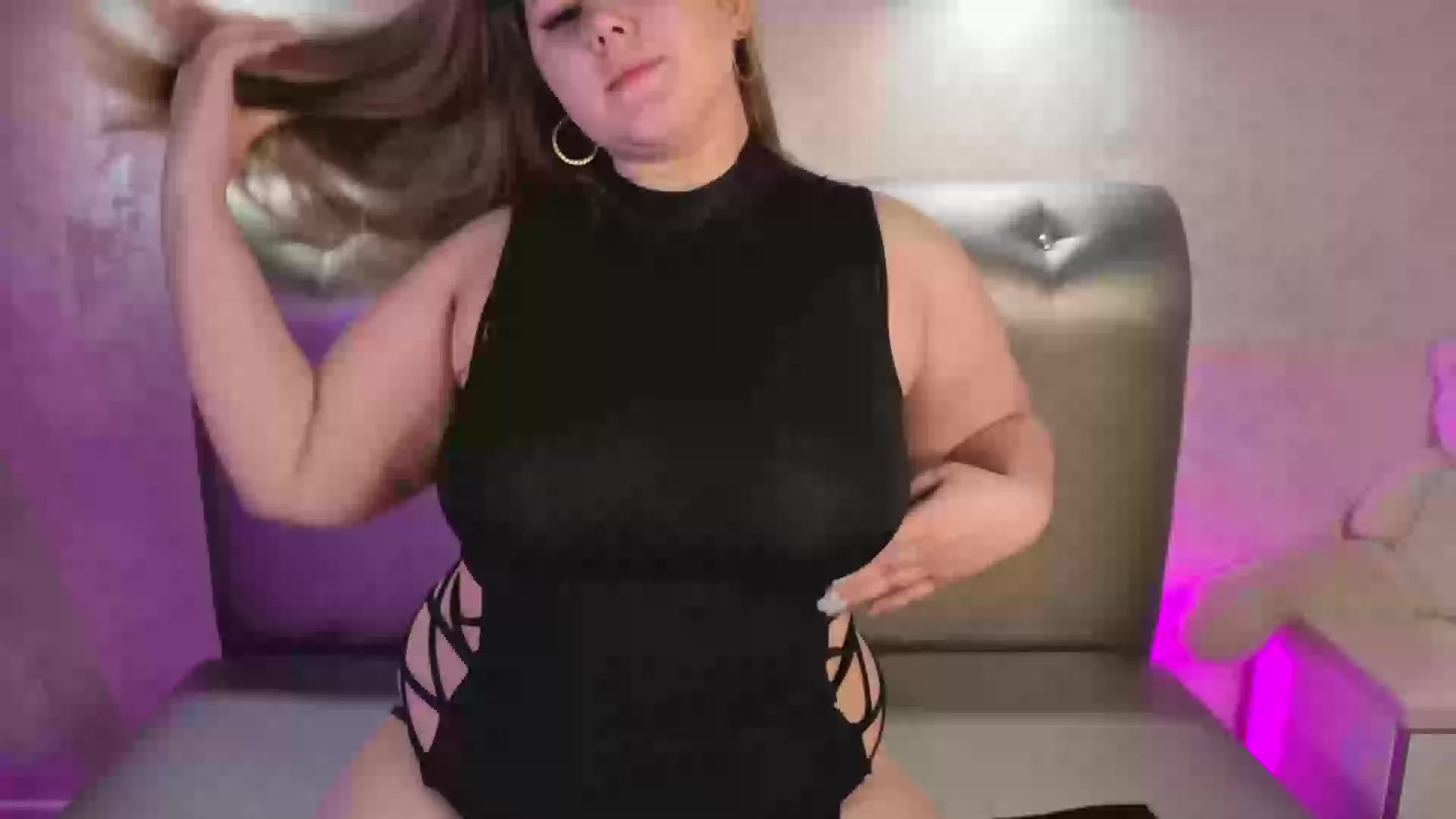 Model - Scarlet anal