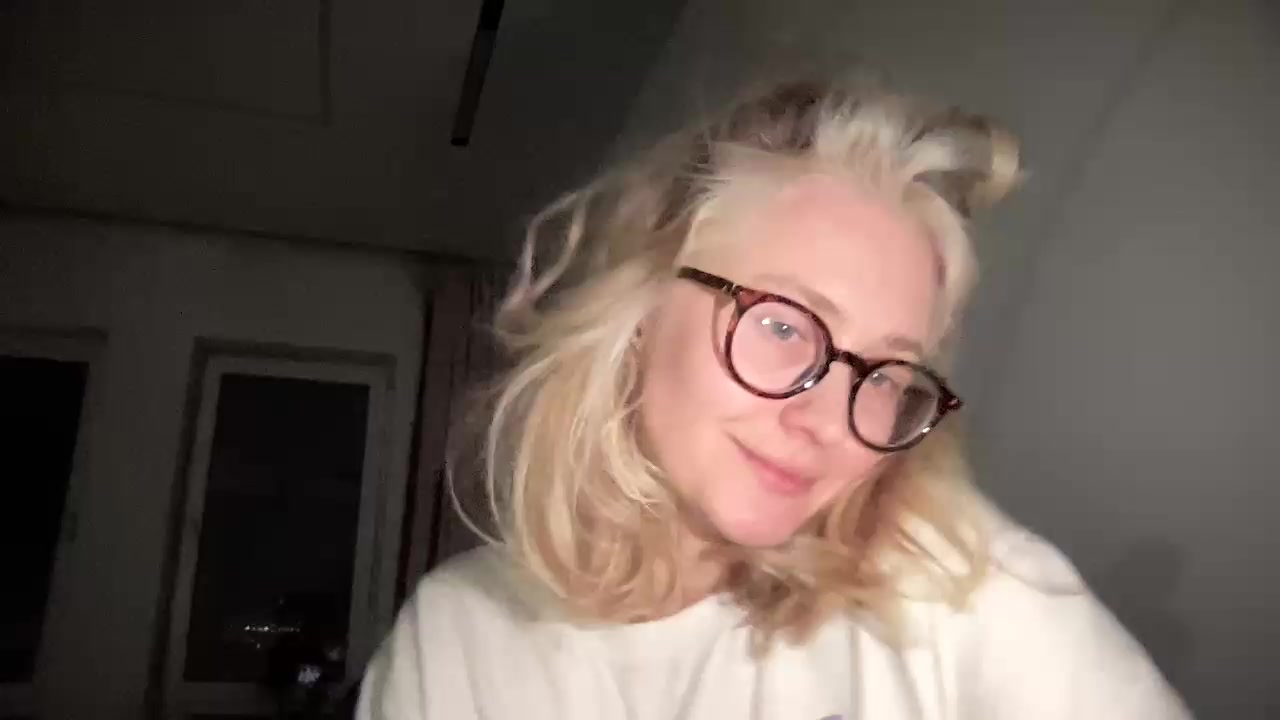 Model - Junie Moon dirtytalk