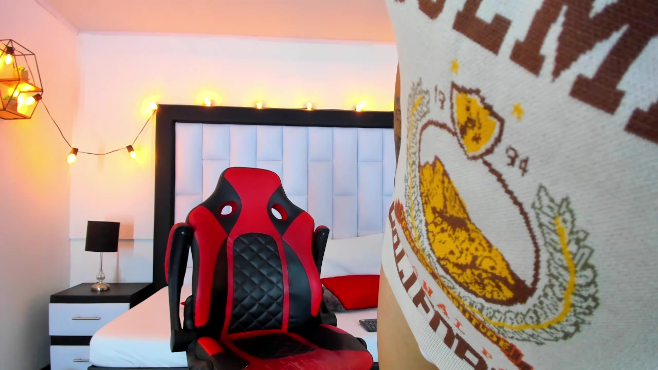 Model - Theo Smith ass