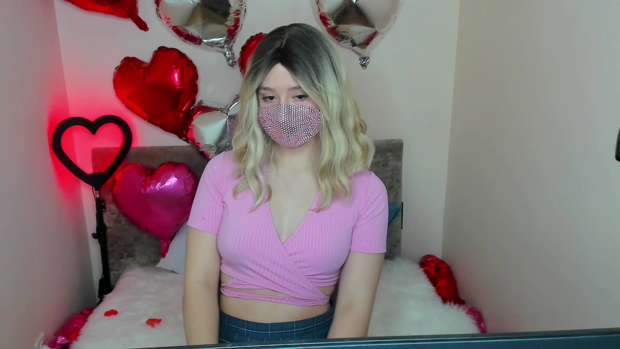 Model - Girl_in_Mask shy