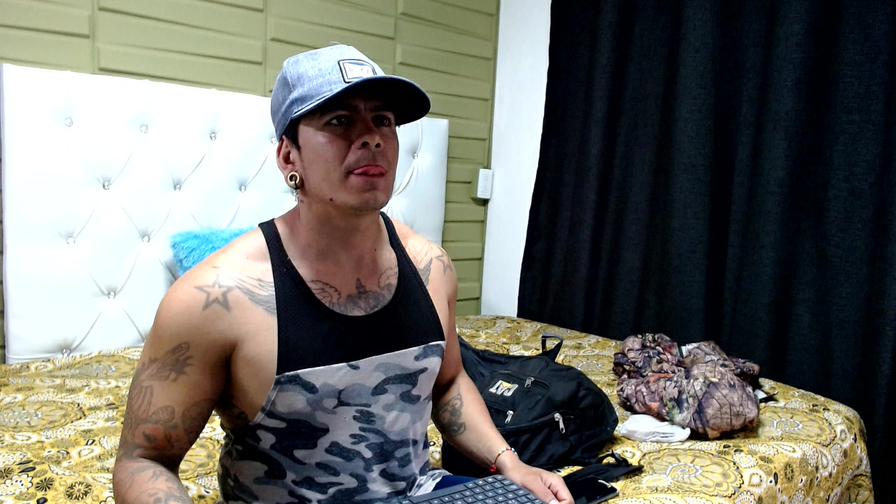 Model - myke_veega91 feet