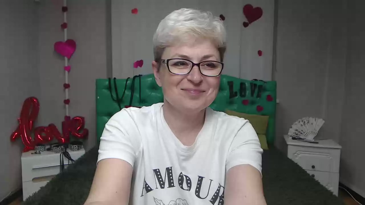 Model - EmiliaGree bigtits