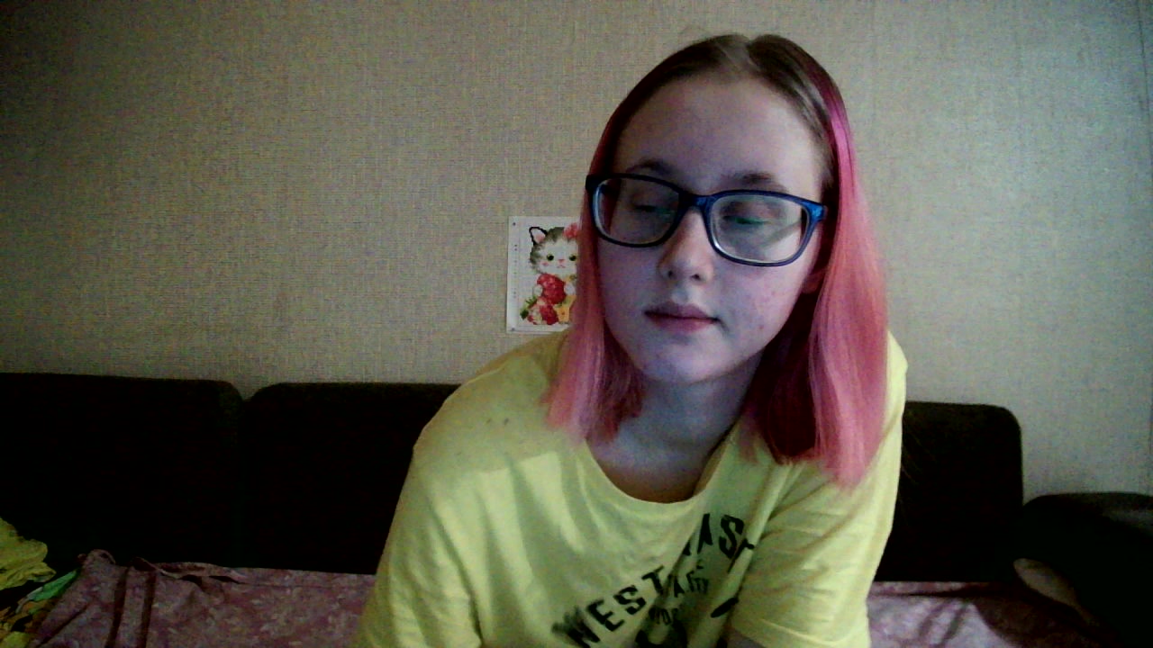 Model - Amomira striptease