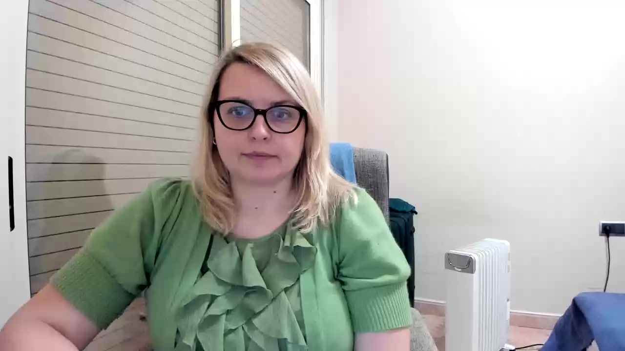 Model - JOI MISTRESS DOMI