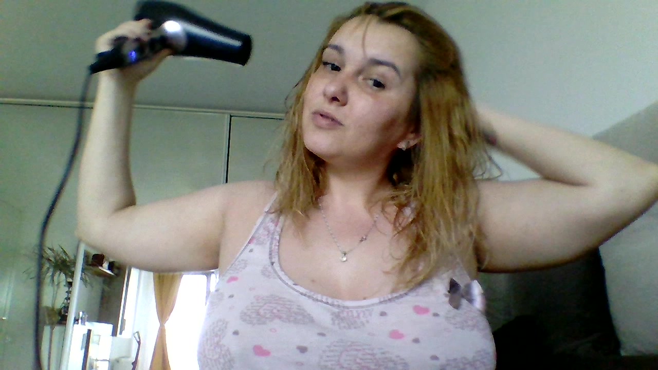 Model - AlessiaQuinn brunette