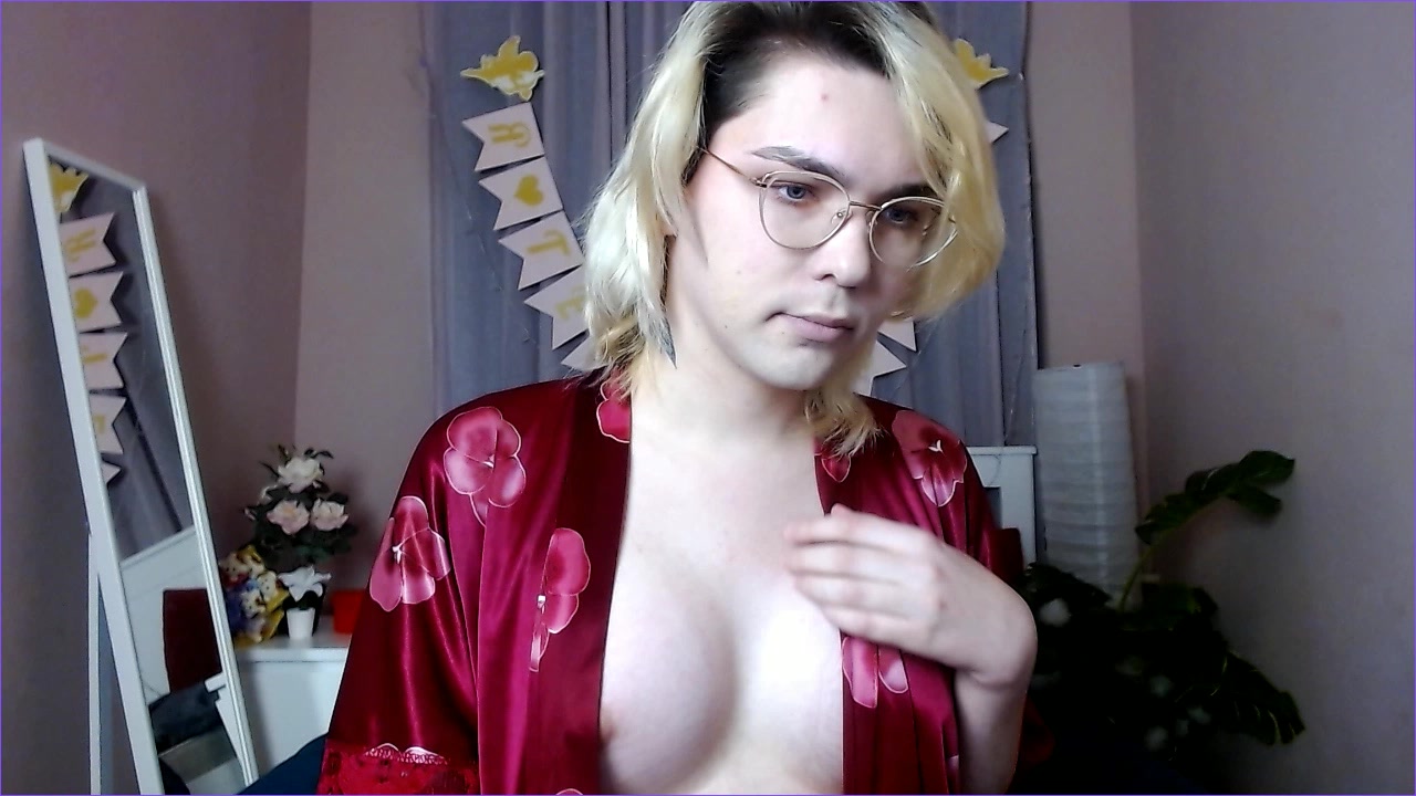 Model - Tainted Luv sph