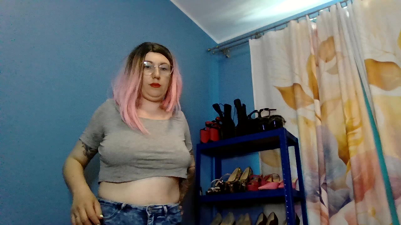 Model - Lady Angela bigboobs