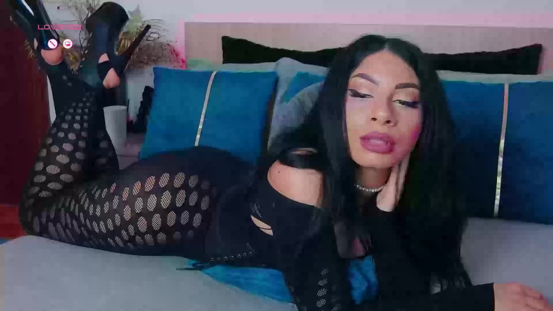 Model - FinDomCardi dominatrix