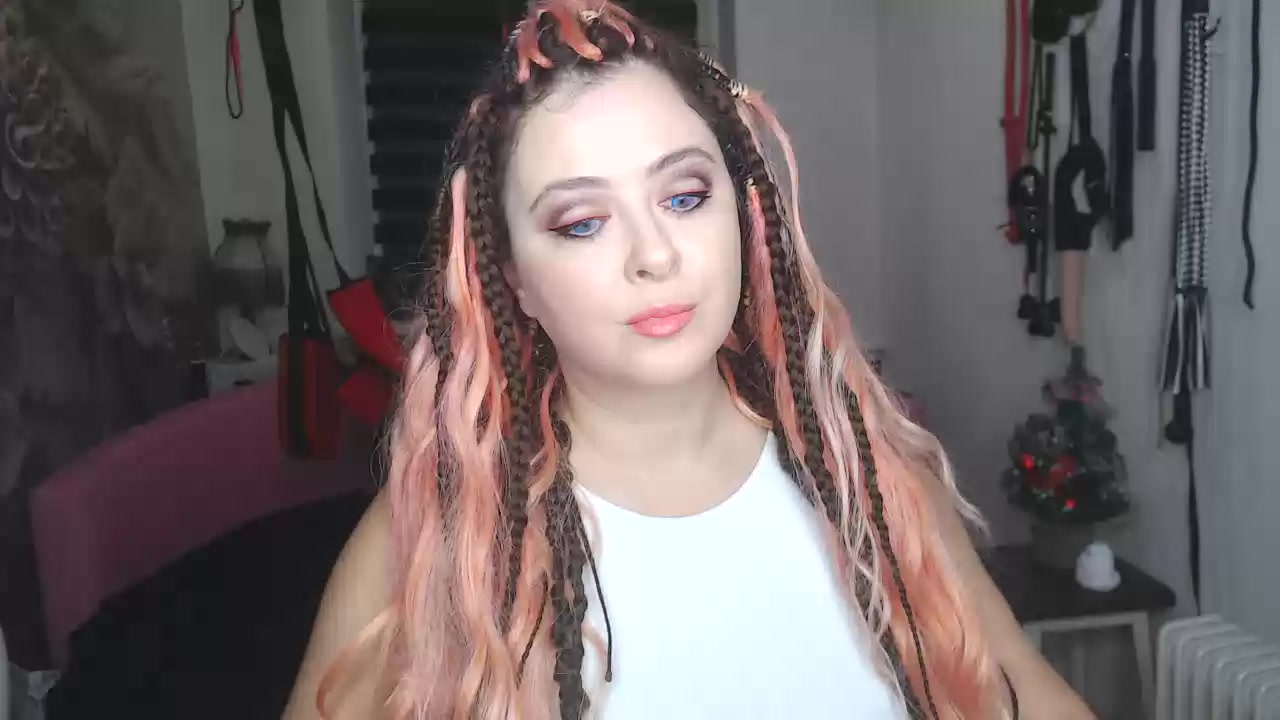 Model - MISSwithDOLLS footjob