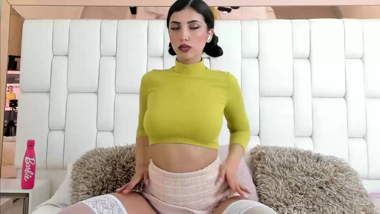 Model - Veronica Tang bigeyes