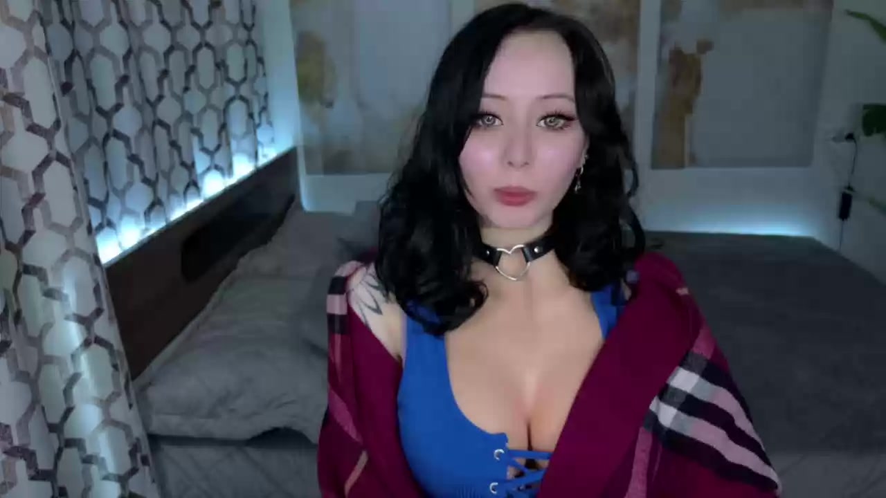 Model - EliseOtis blowjob