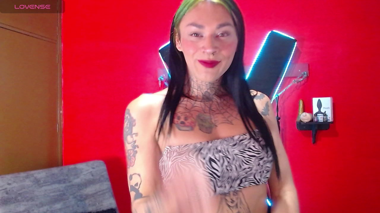 Model - evil_room deepthroat