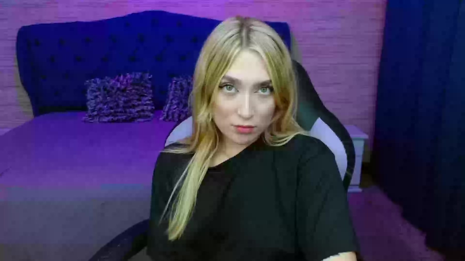 Model - AngelRhode anal