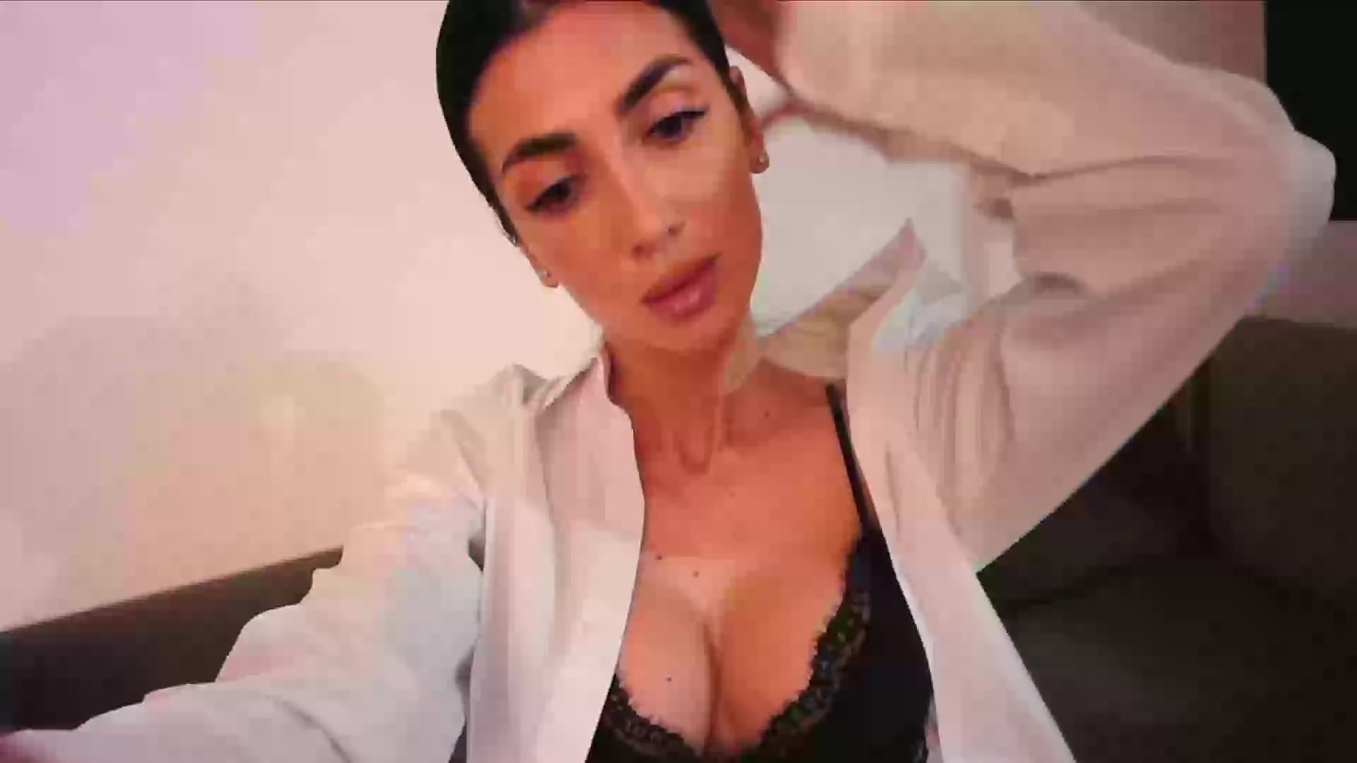 Model - Amelie Knight findom