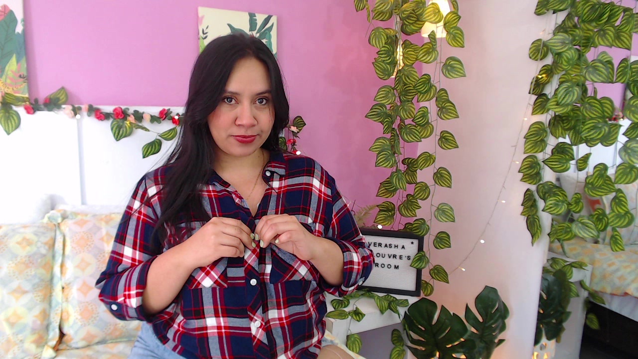 Model - Thelma Louvre blowjob