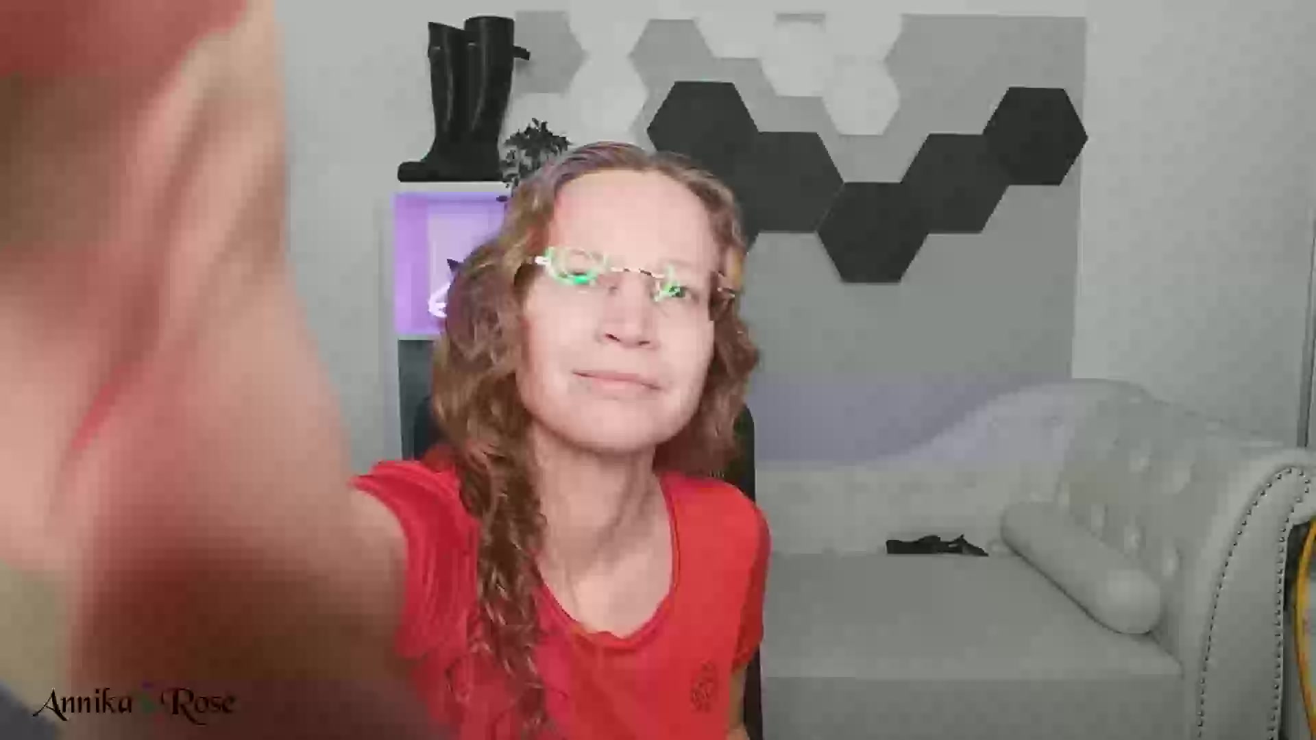 Model - AnnikaRose blond