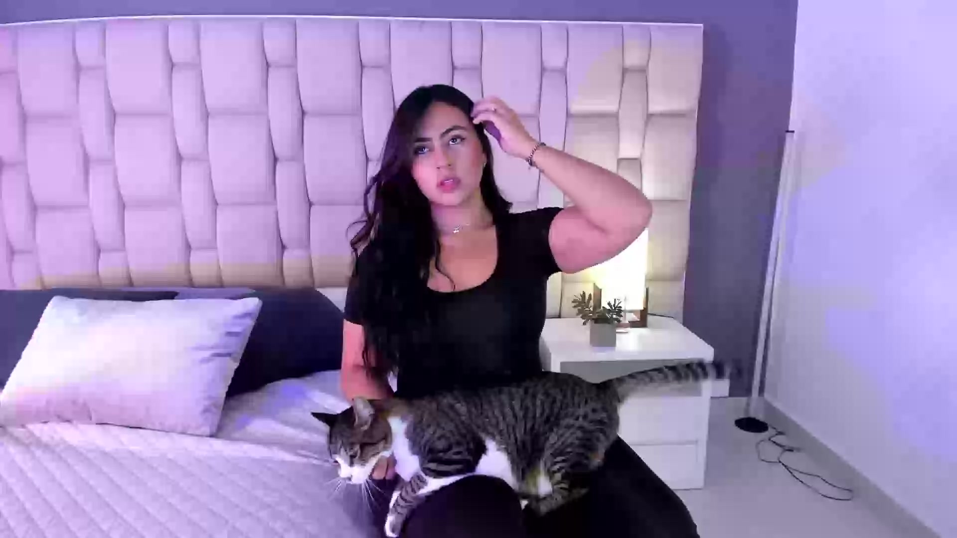 Model - Mia Miller curvy