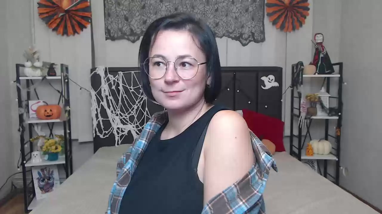 Model - MarieSho bigtits