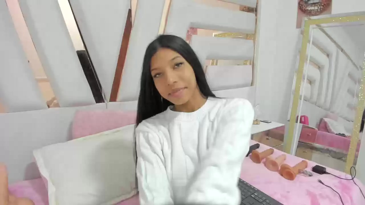 Model - DulceDeseoX petite