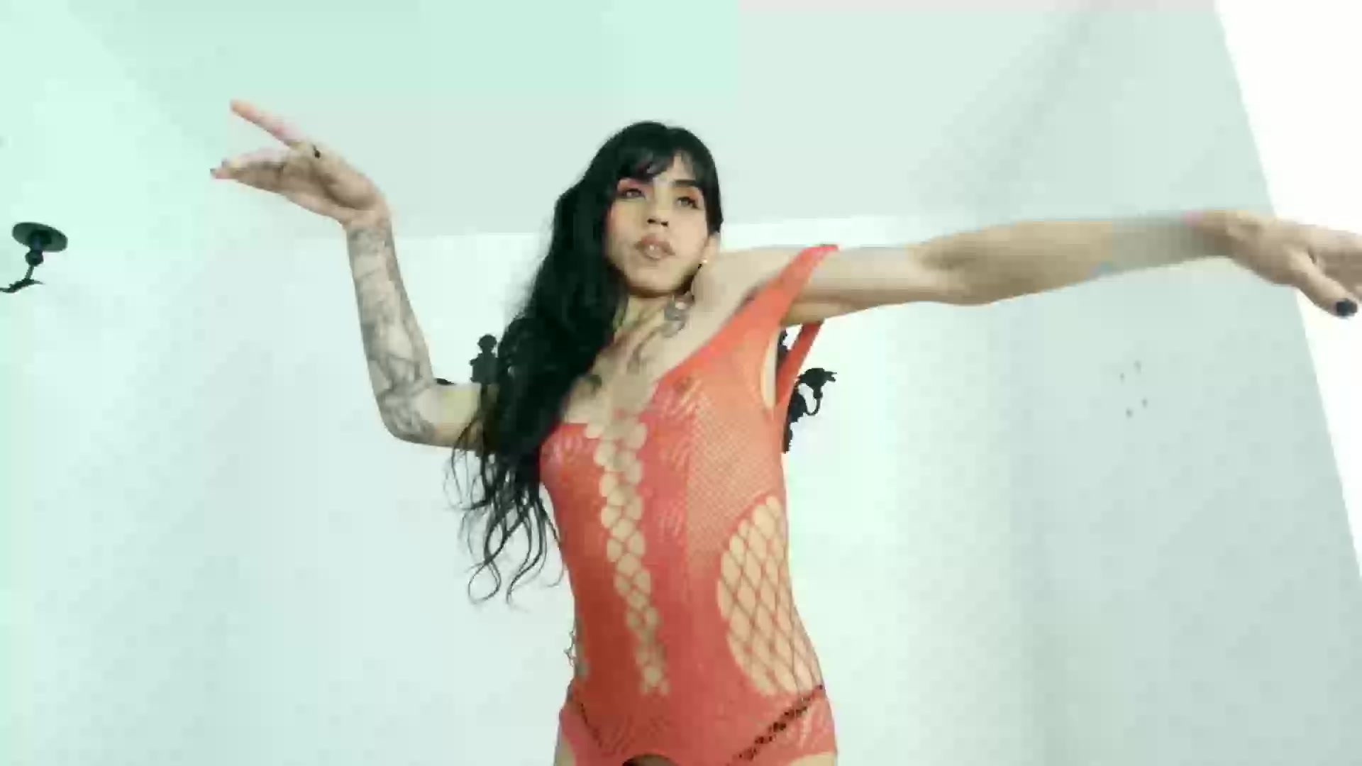 Model - Bella_Poison heels