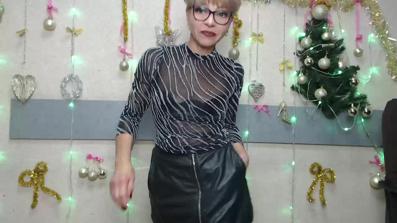 Model - EllaBonito legs