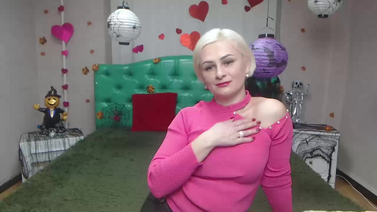 Model - OliviaHorst stockings