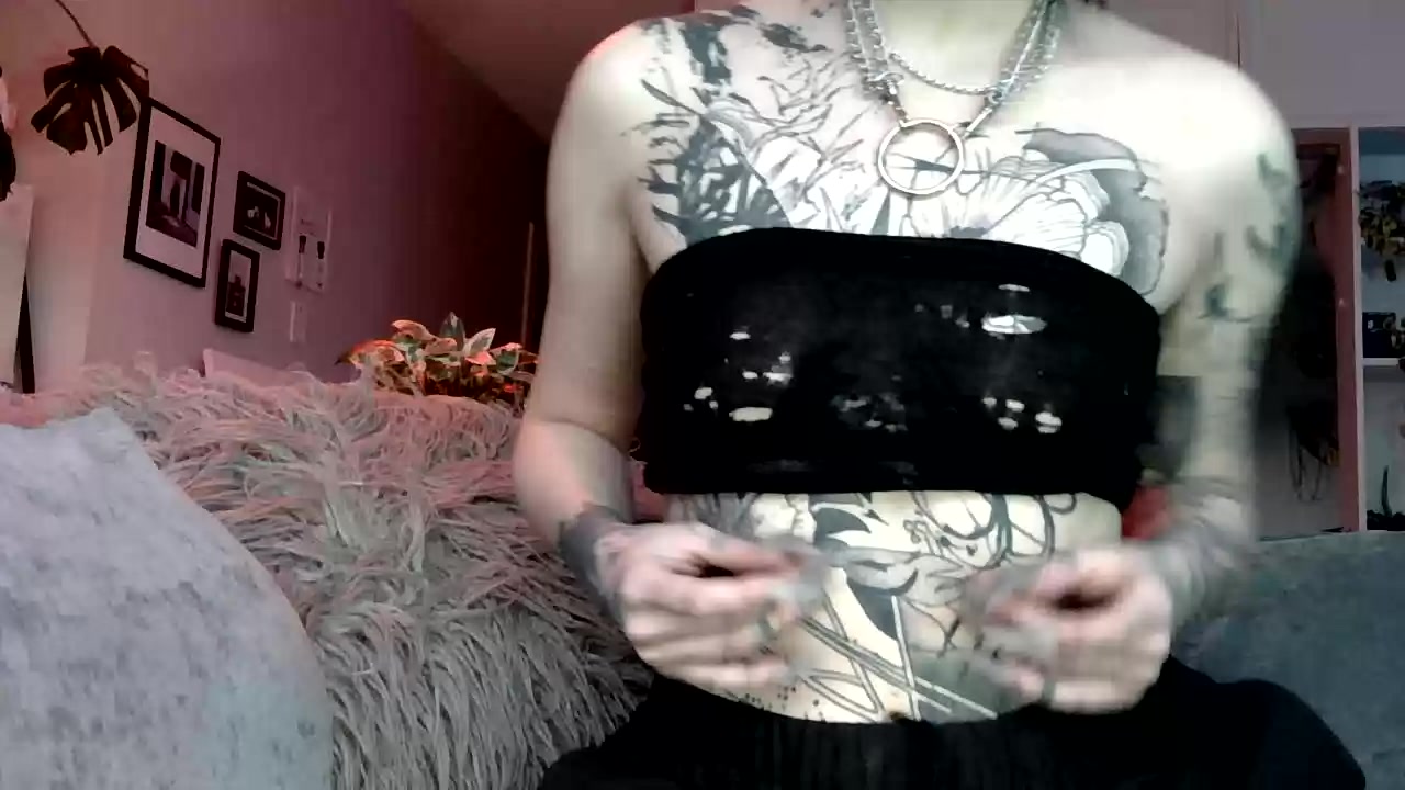 Model - Lacey-Maria feet