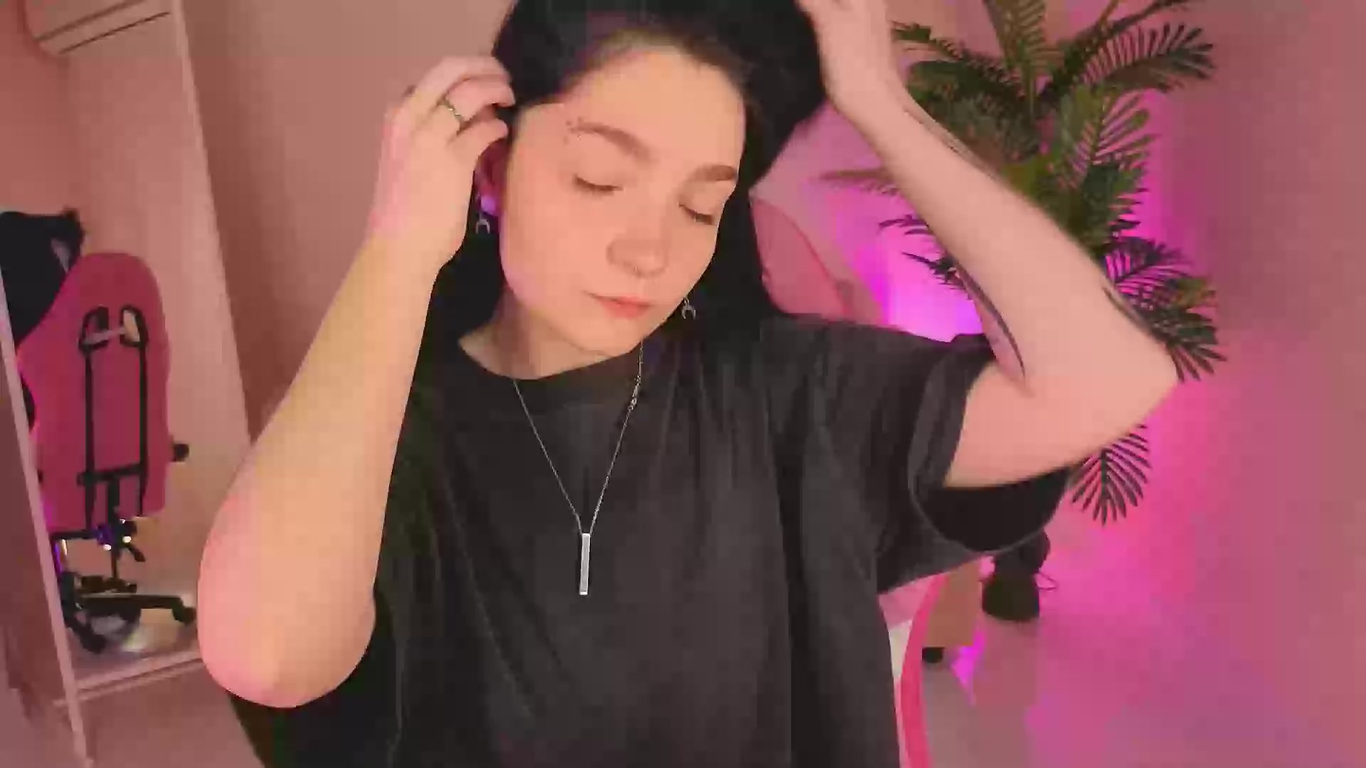 Model - Linda blowjob