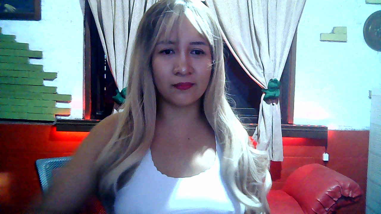 Model - Olivia Snow cei