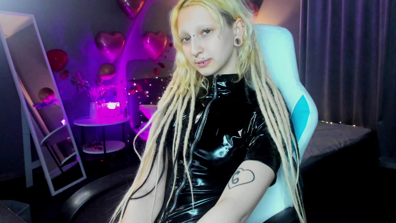 Model - Lexy blowjob