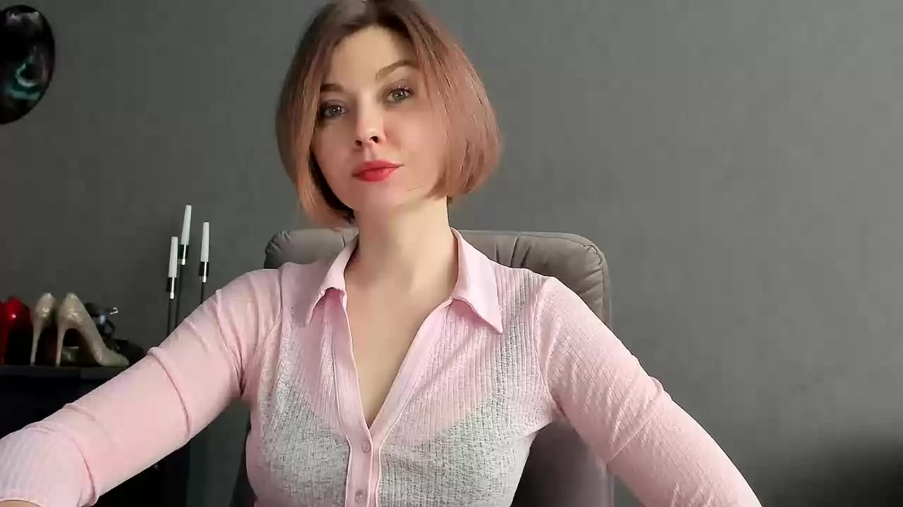 Model - Russian Seductress Miss Kate joi