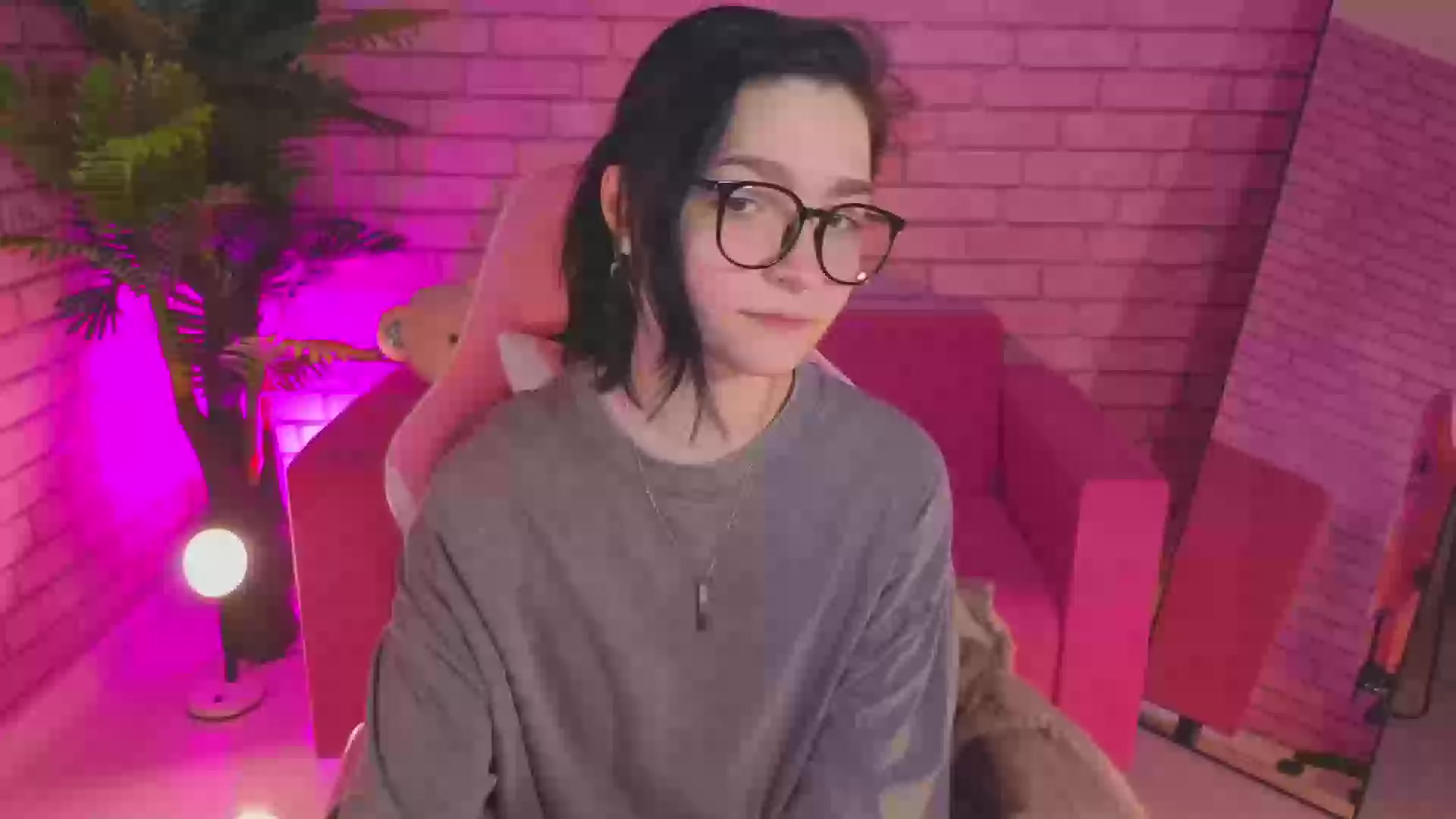 Model - Linda blowjob