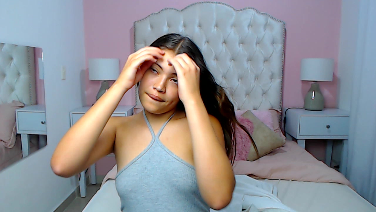 Model - EmmaCopeer blowjob