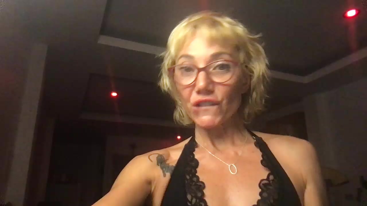 Model - Diana Gear anal