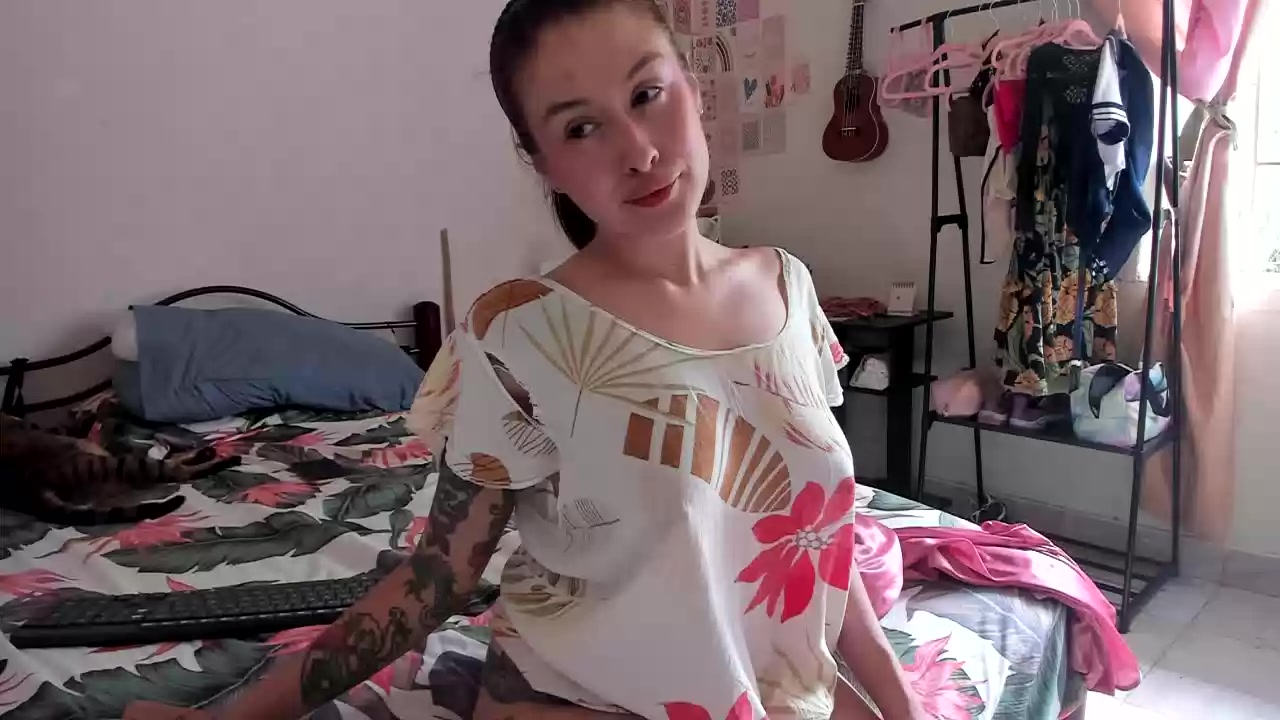 Model - IsabellaDoll bigtits