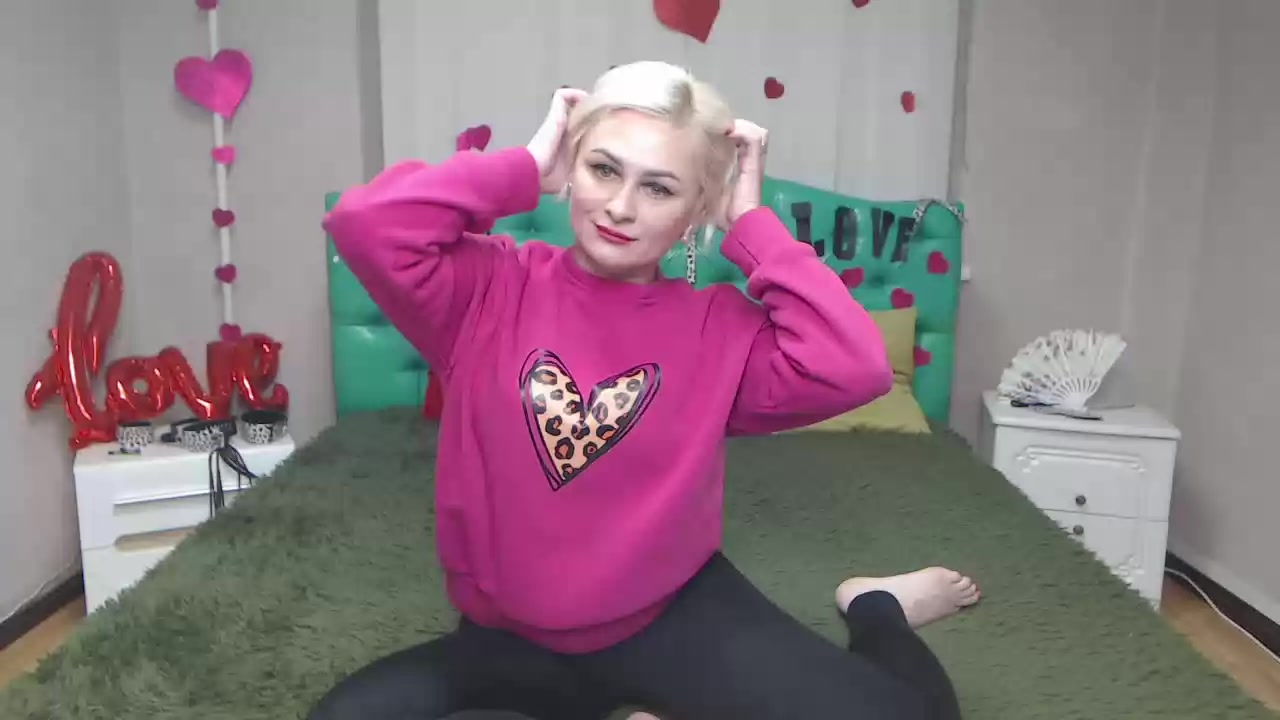 Model - OliviaHorst stockings