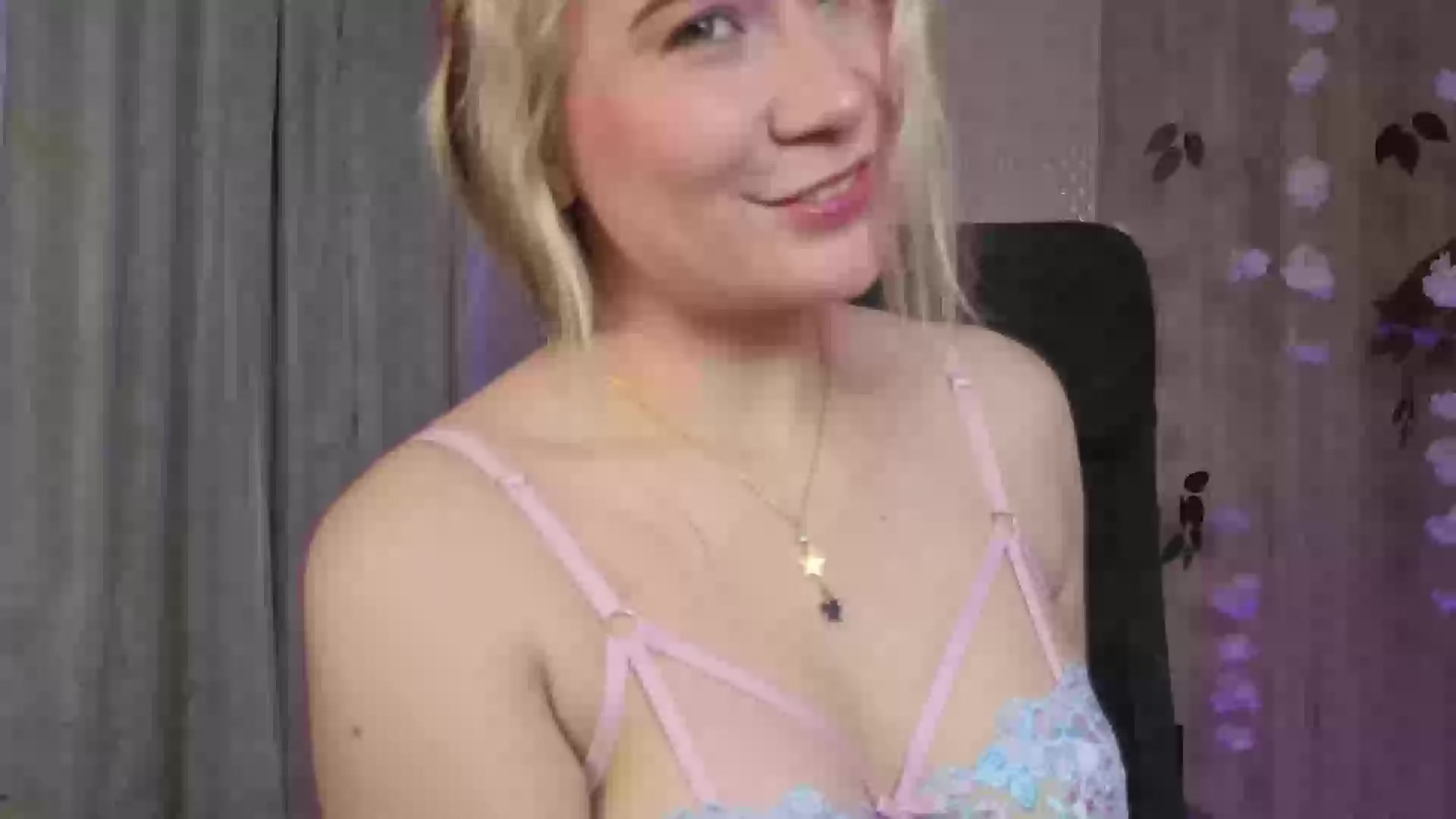 Model - LaiaP blowjob