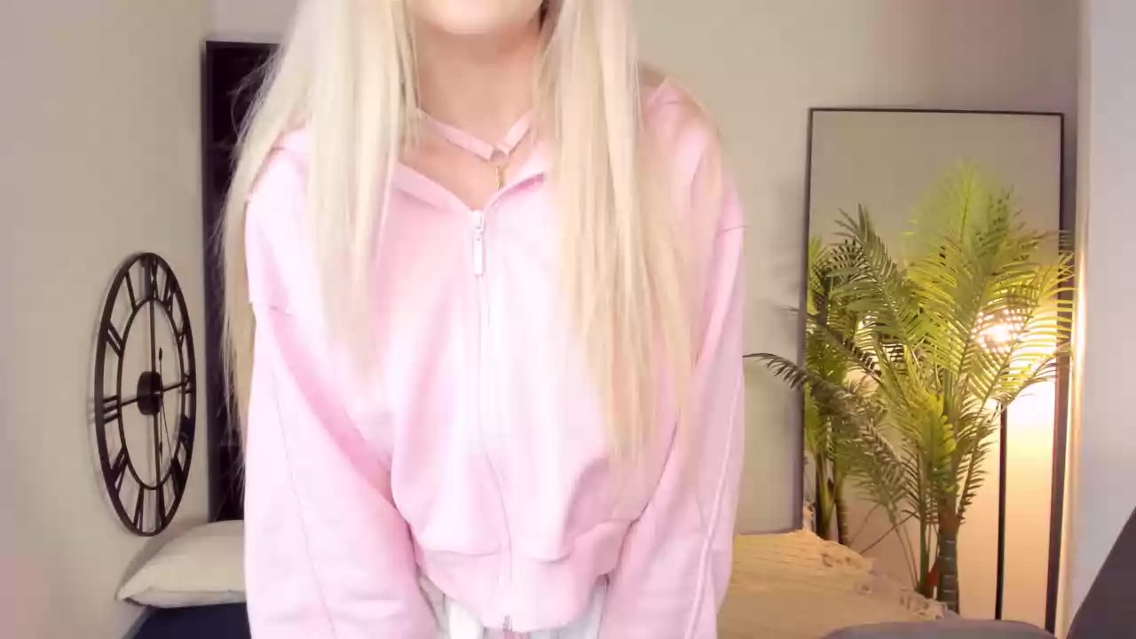 Model - EmilyAir cute