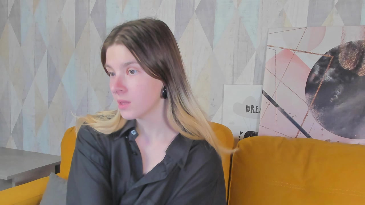 Model - Mia_Chi striptease