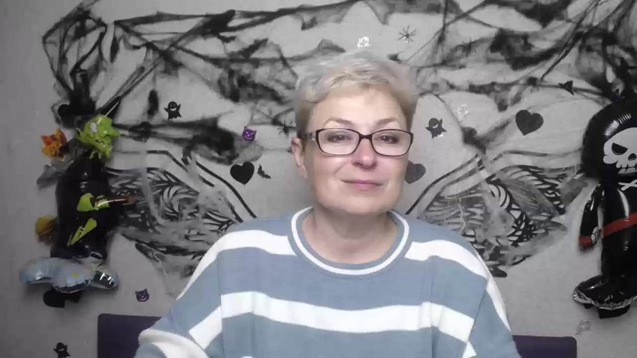 Model - EmiliaGree bigtits