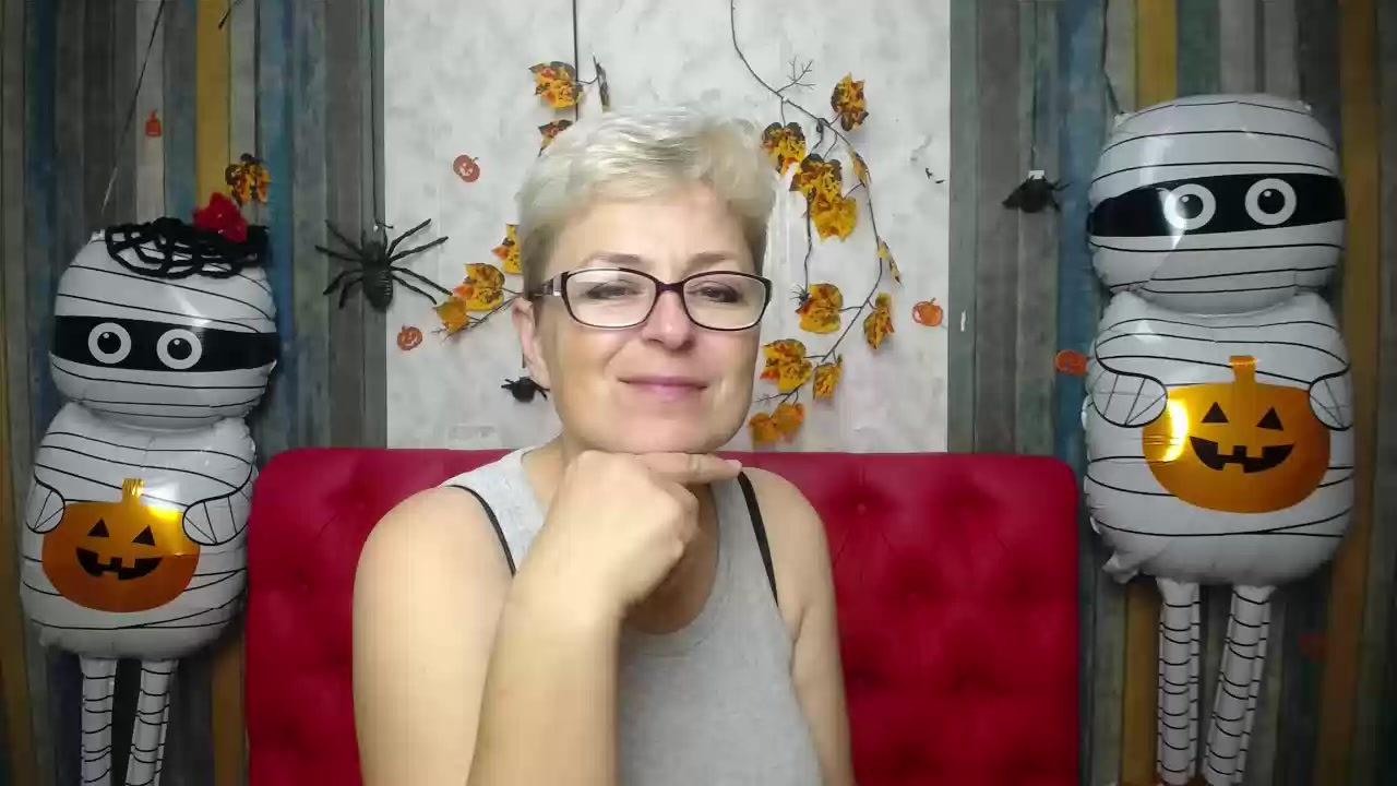 Model - EmiliaGree bigtits