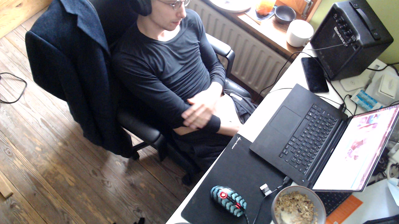 Model - CurvedEuro bigcock