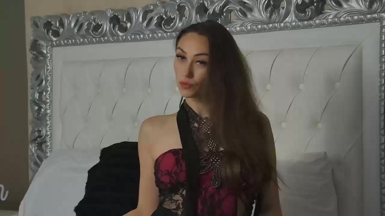 Model - AliceMunro feet