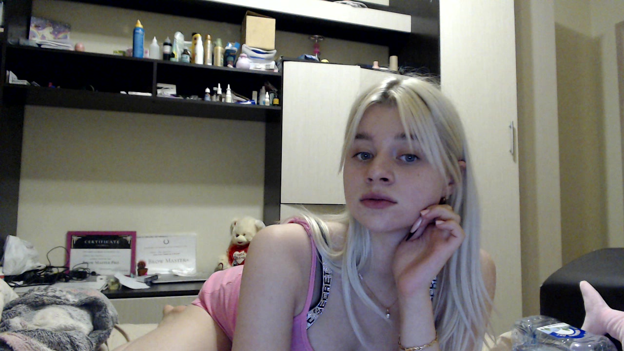 Model - EvaSteffe striptease