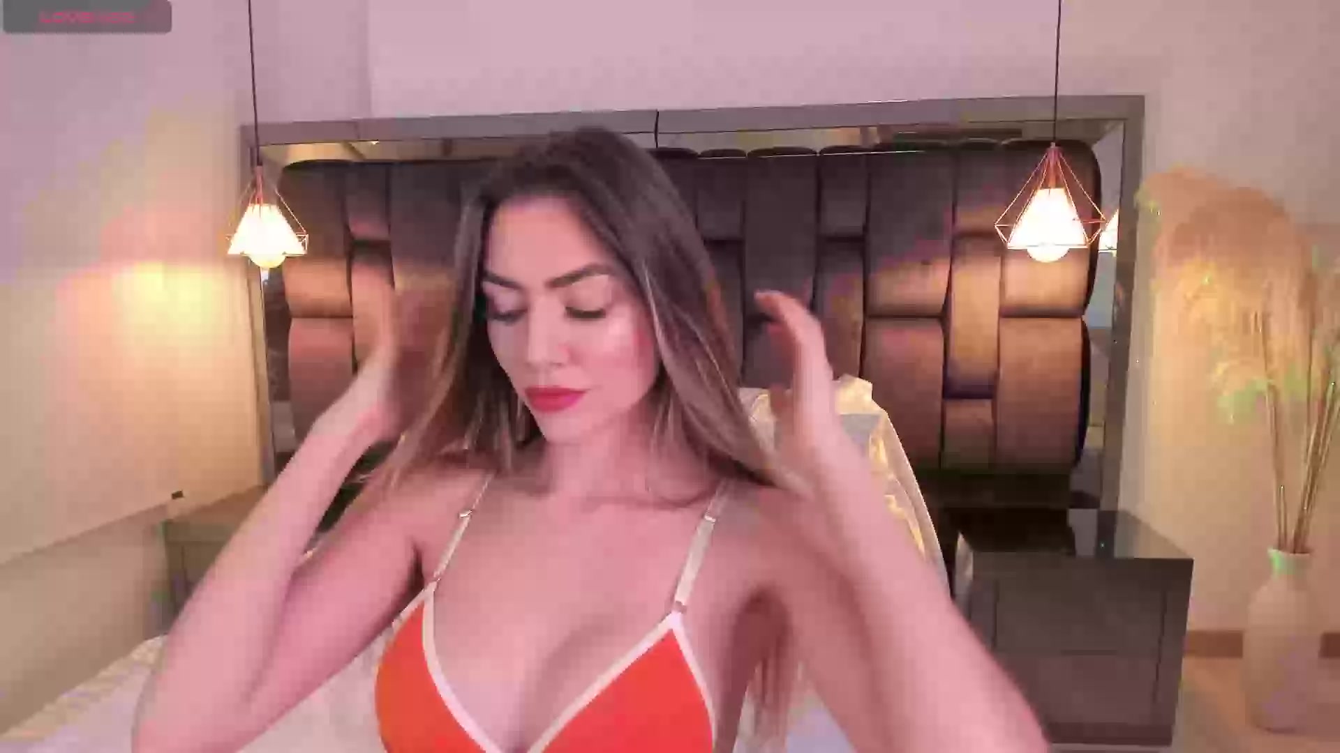 Model - GenesisRois Squirt