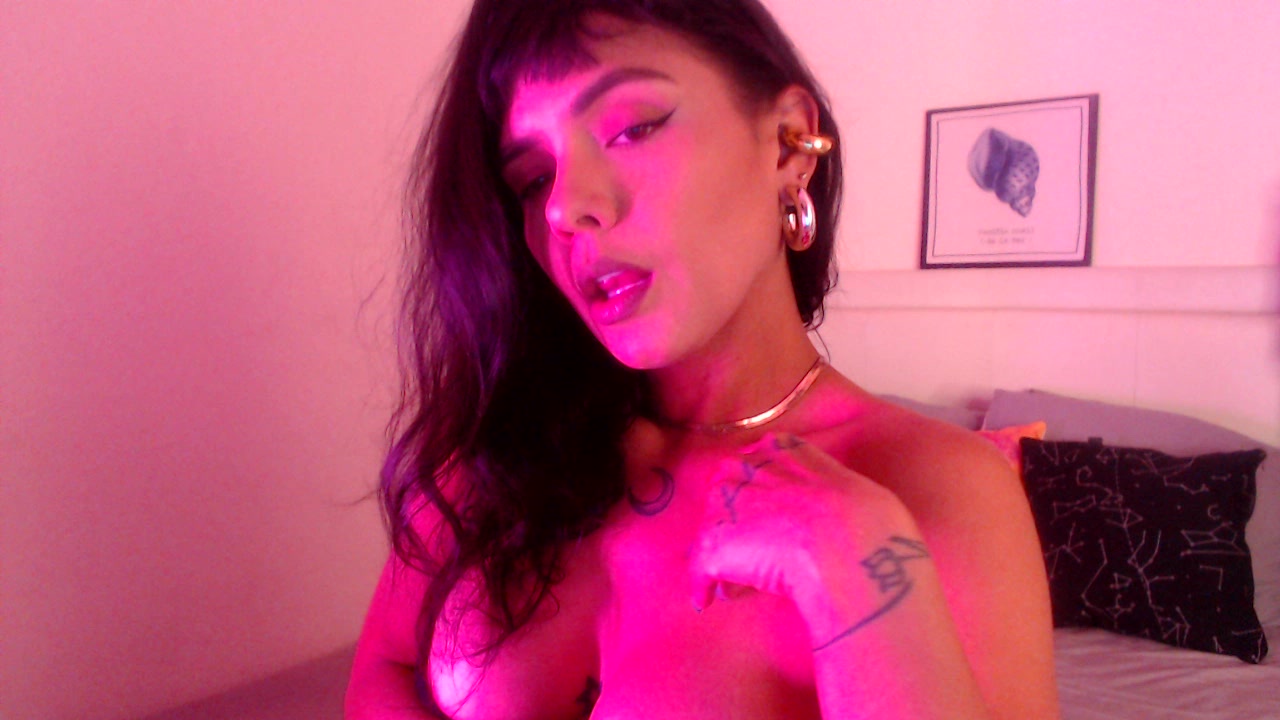 Model - bloom ly pussy